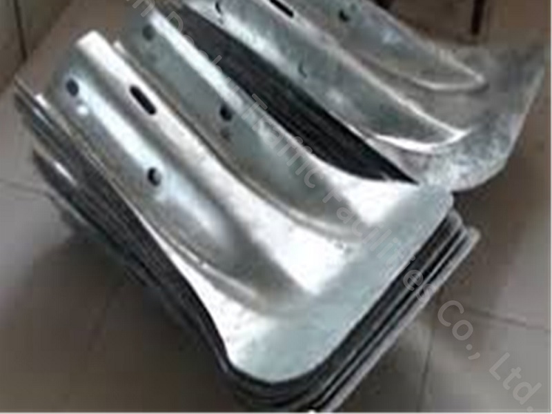 Hot-Dip Galvanized Steel Highway Guardrail Fishtail Terminal End