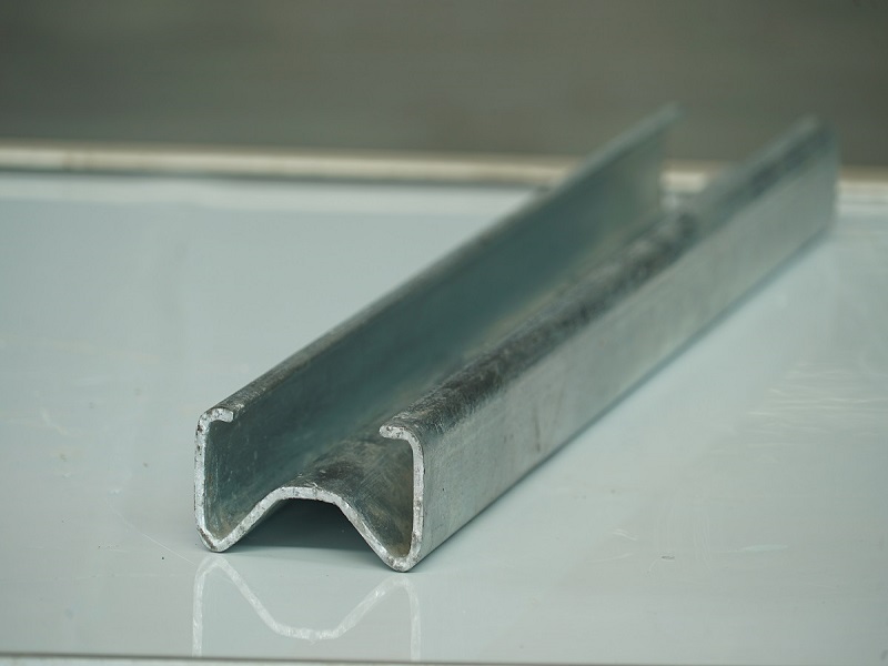 Hot-Dip Galvanized Q235 Sigma Guardrail Posts