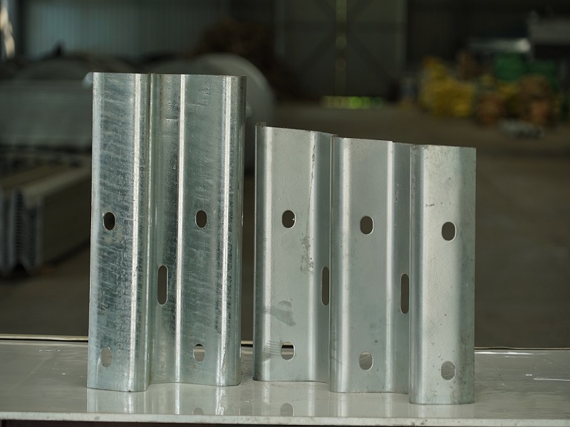 HDG Thrie Beam Guardrails Crash Barriers