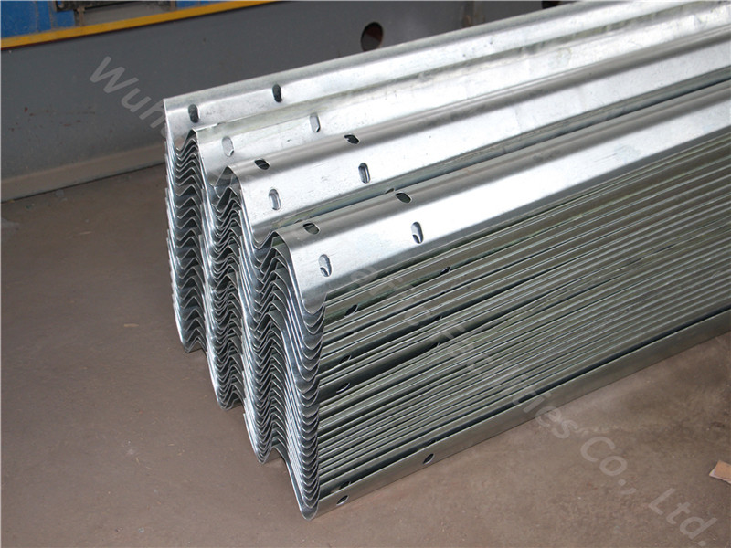 Hot-Dip Galvanized Highway Q235 Metal  W Beam Safety Crash Barriers