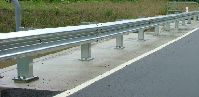 W Beam Highway Guardrail 